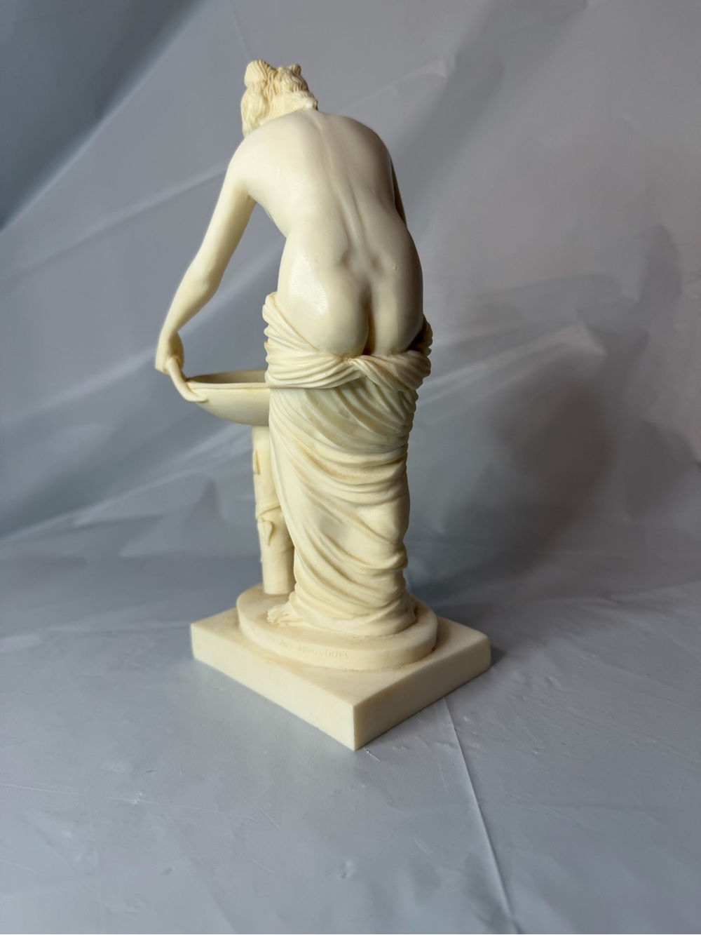 Vintage Hestia Figurine - Greek Goddess Of The Family - Picture 3 of 5